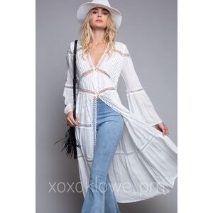 POL White V-Neck Crochet-Trim Long Kimono Type Duster